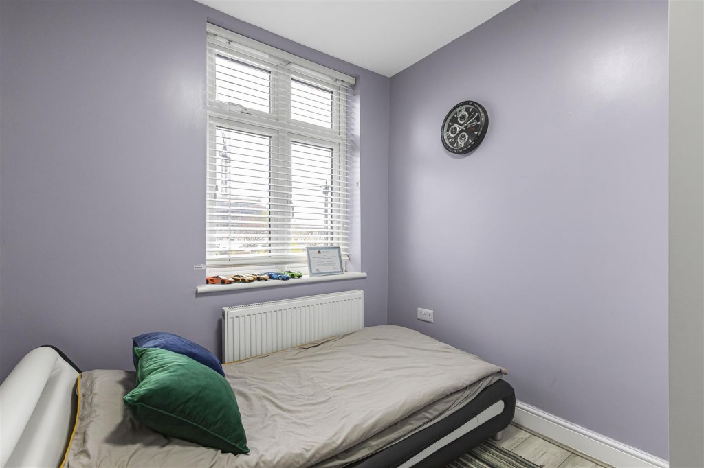 Chudleigh Crescent, Ilford, Essex, IG3