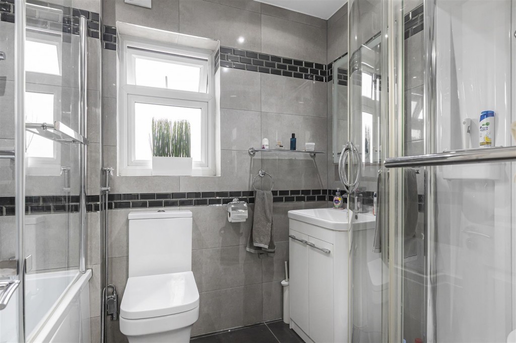Chudleigh Crescent, Ilford, Essex, IG3