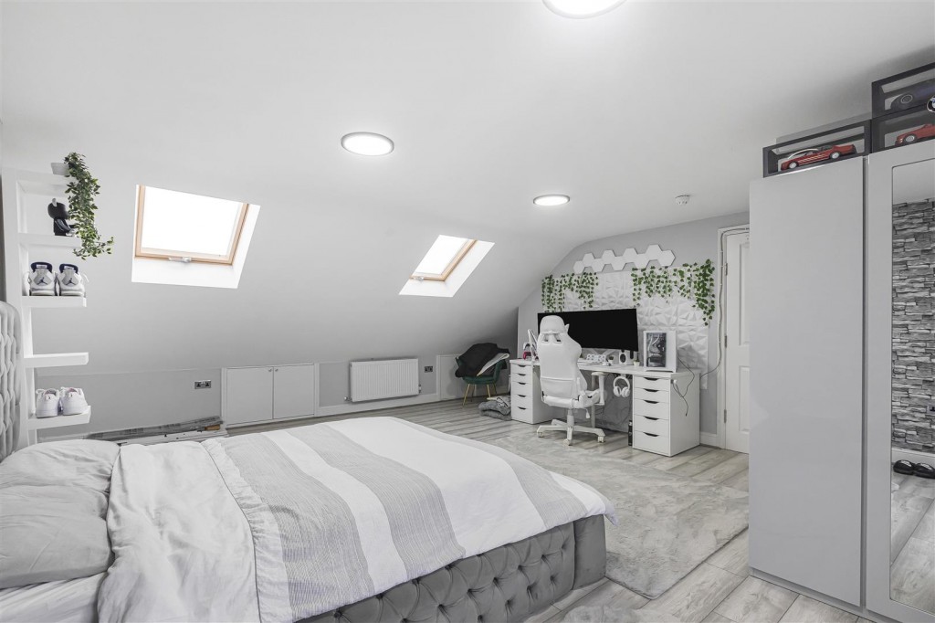 Chudleigh Crescent, Ilford, Essex, IG3