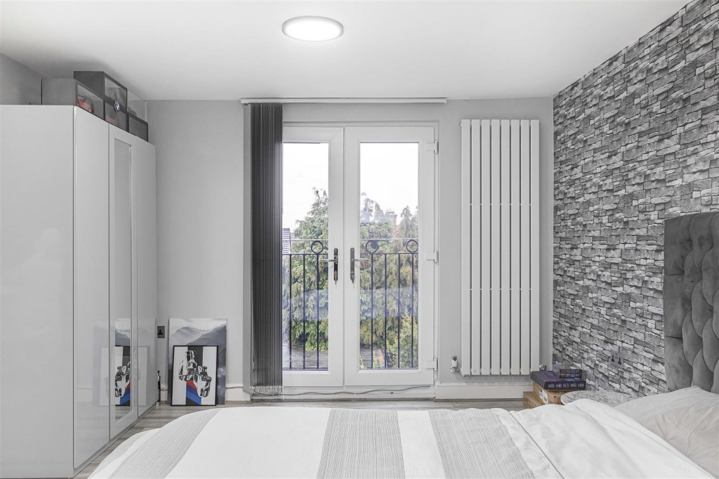 Chudleigh Crescent, Ilford, Essex, IG3