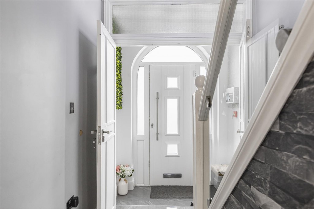 Chudleigh Crescent, Ilford, Essex, IG3