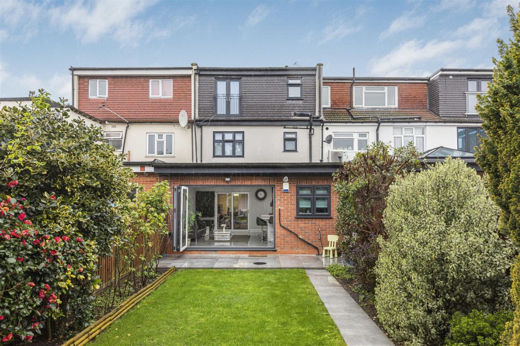 Chudleigh Crescent, Ilford, Essex, IG3