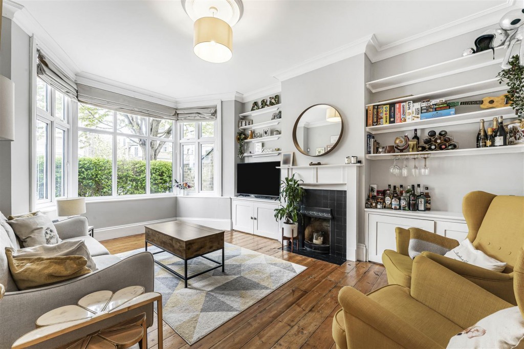 Cleveland Park Crescent, Walthamstow, London, E17