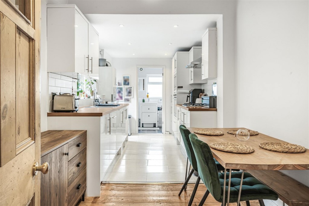 Cleveland Park Crescent, Walthamstow, London, E17