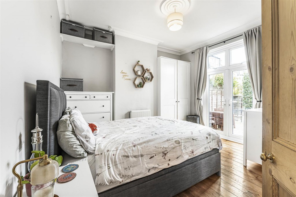 Cleveland Park Crescent, Walthamstow, London, E17
