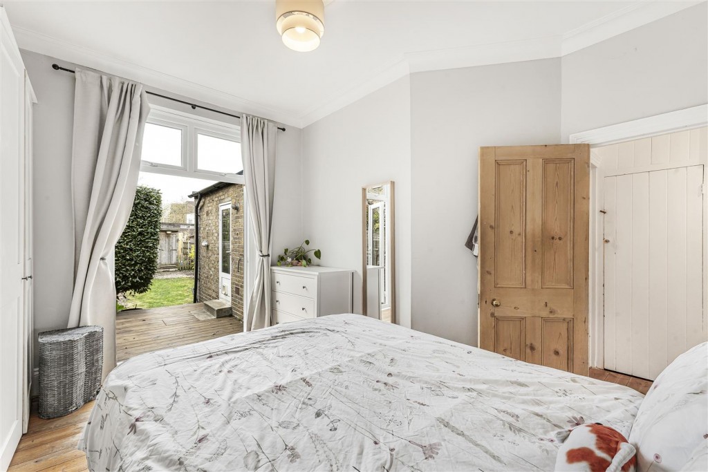 Cleveland Park Crescent, Walthamstow, London, E17