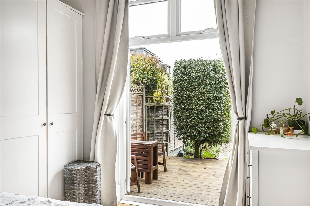 Cleveland Park Crescent, Walthamstow, London, E17