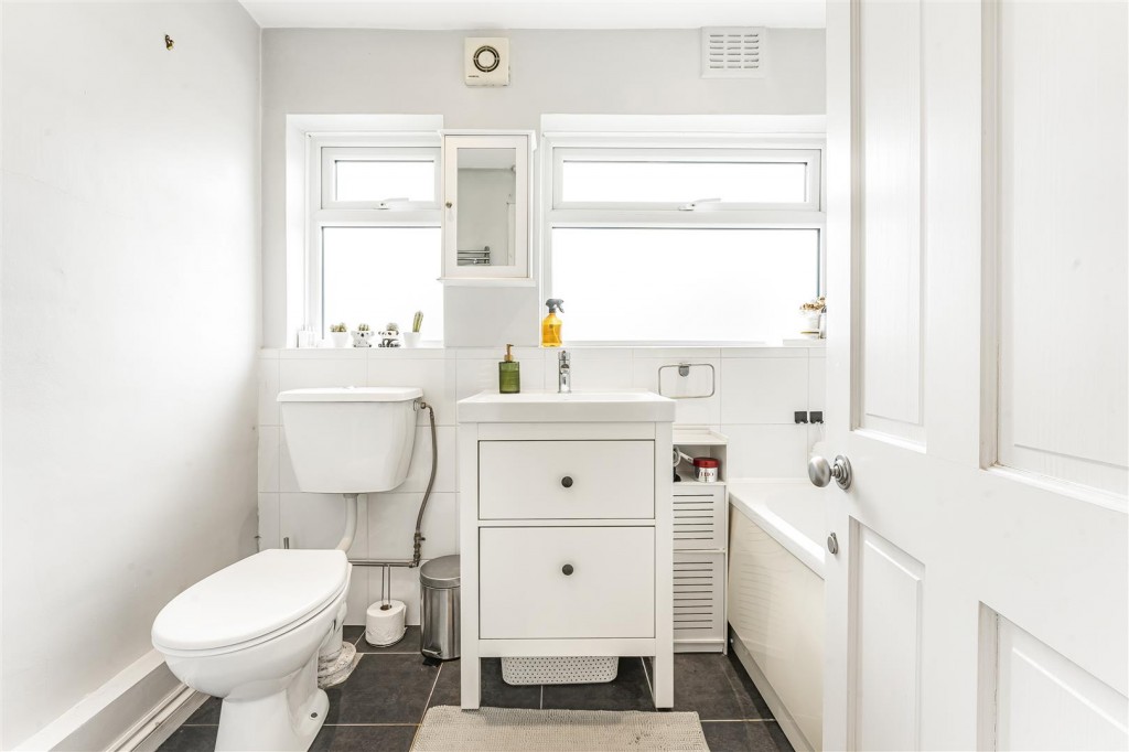 Cleveland Park Crescent, Walthamstow, London, E17