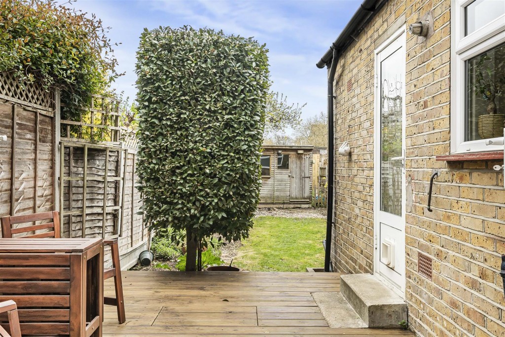 Cleveland Park Crescent, Walthamstow, London, E17