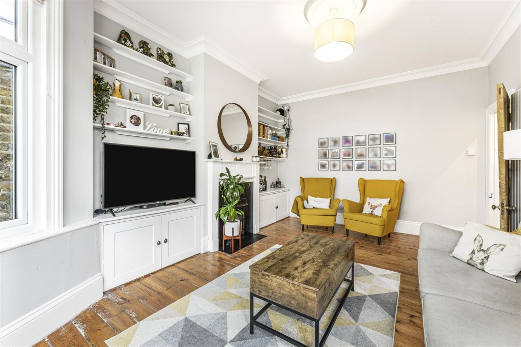 Cleveland Park Crescent, Walthamstow, London, E17