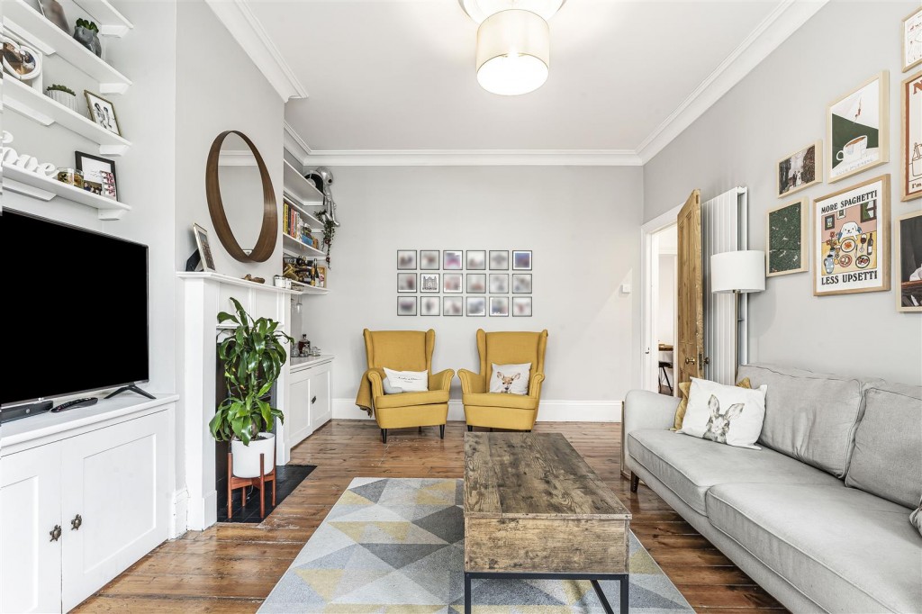 Cleveland Park Crescent, Walthamstow, London, E17