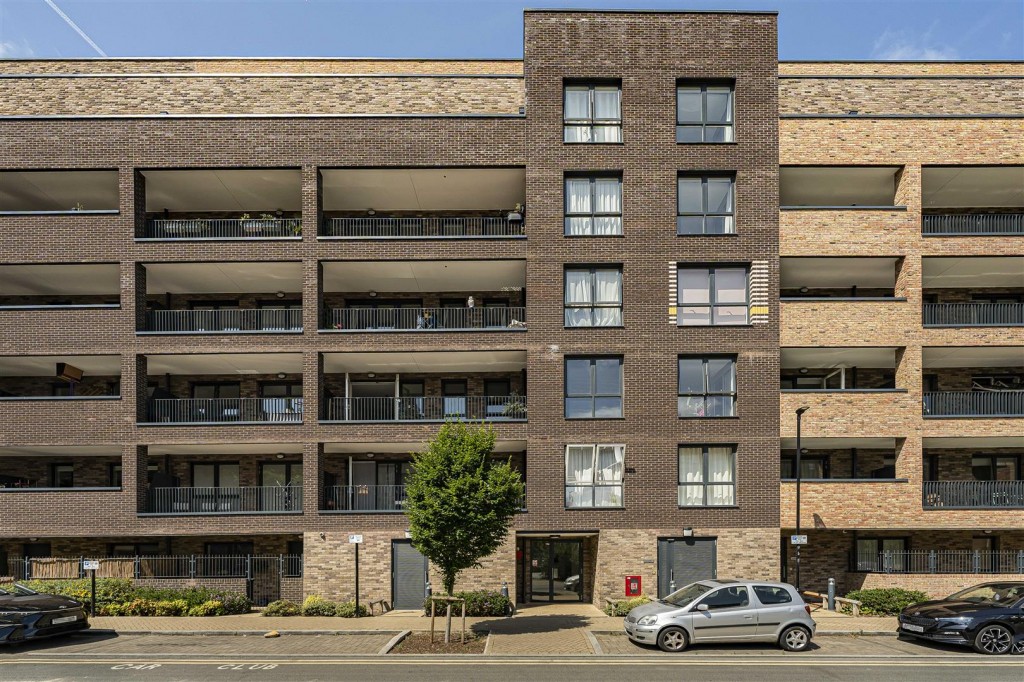 Clarkson Crescent, Walthamstow, London, E17