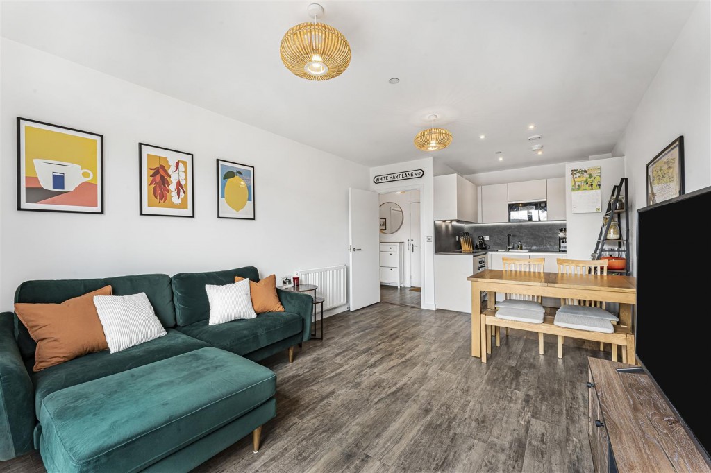 Clarkson Crescent, Walthamstow, London, E17