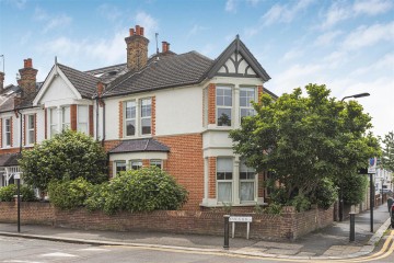 Essex Road, Leyton, London, E10