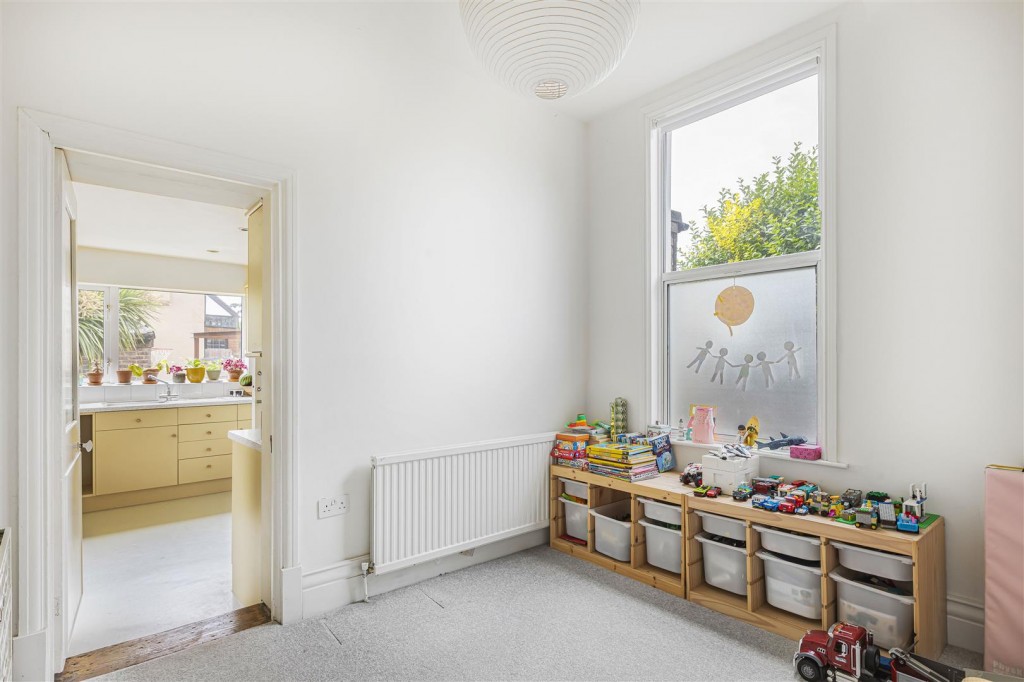 Essex Road, Leyton, London, E10
