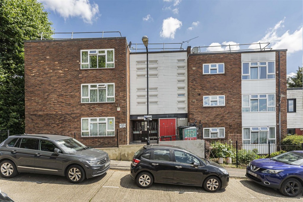 Tristram Close, Walthamstow, London, E17