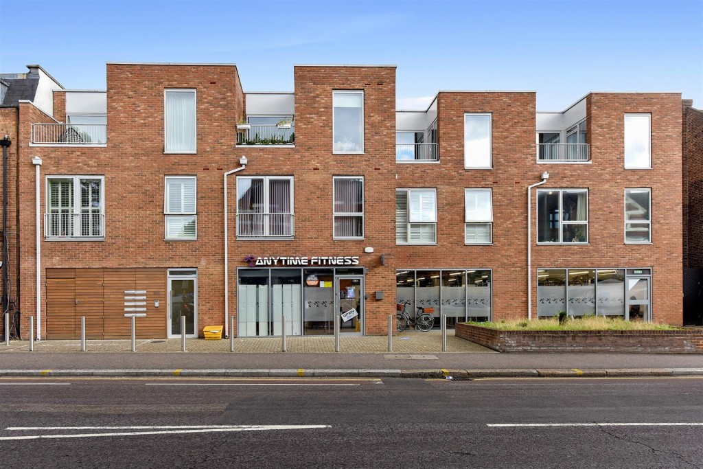 High Road Leyton, Leyton, London, E10