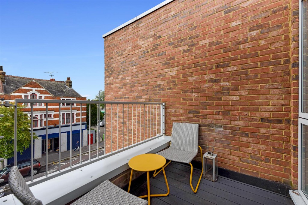 High Road Leyton, Leyton, London, E10