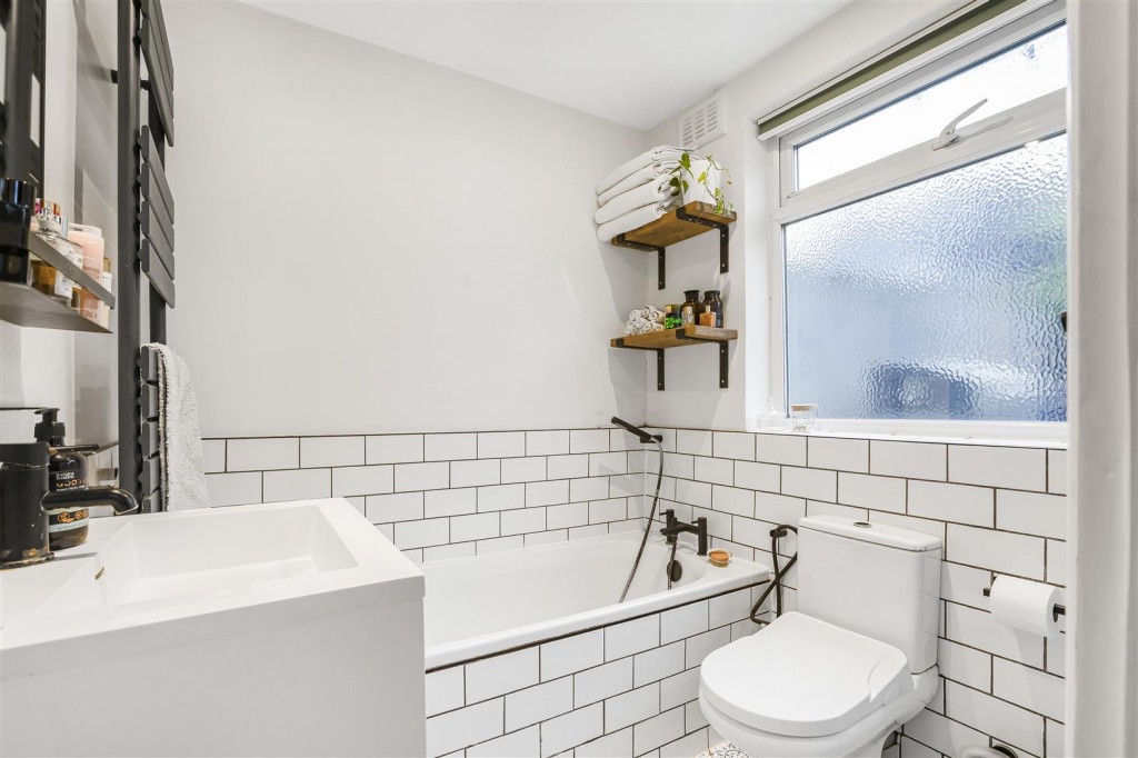 Lyndhurst Drive, Leyton, London, E10