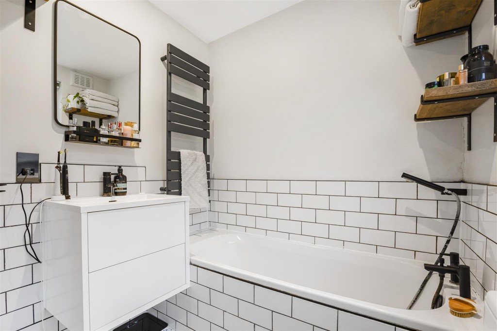 Lyndhurst Drive, Leyton, London, E10
