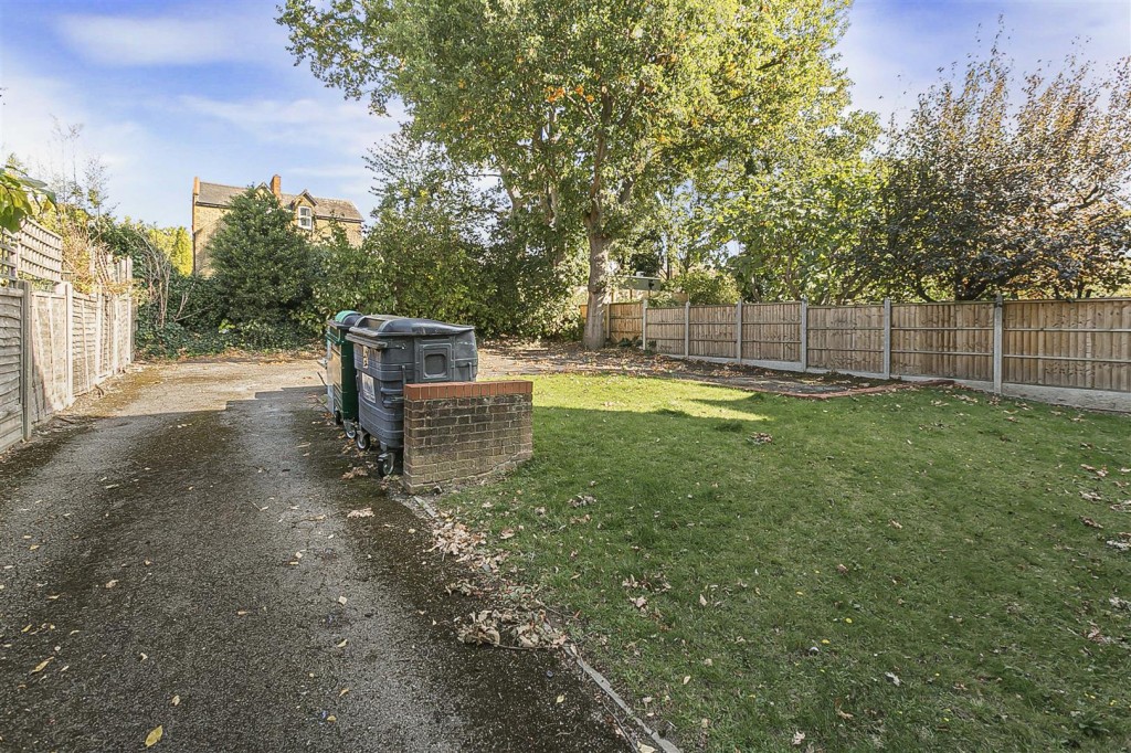 West Avenue, Walthamstow, London, E17