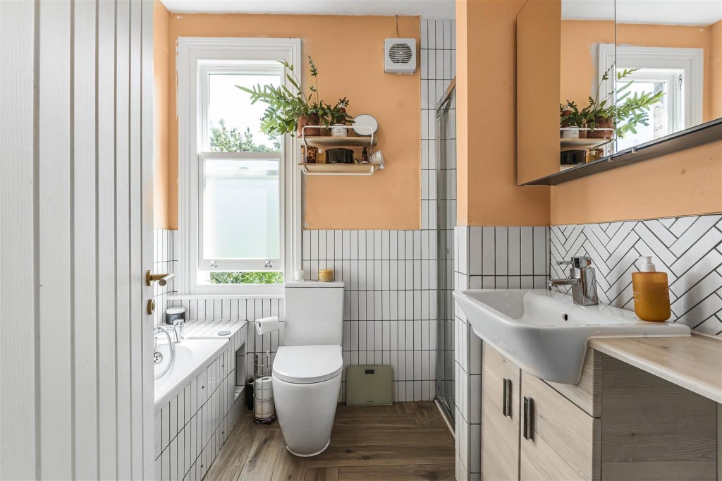 Lyne Crescent, Walthamstow, London, E17