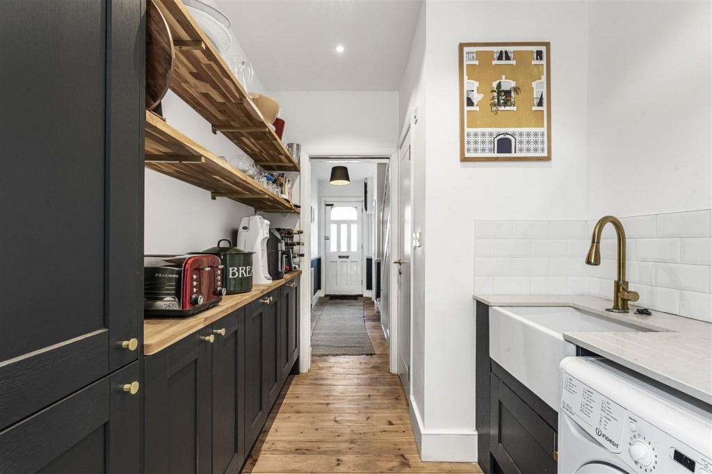 Lyne Crescent, Walthamstow, London, E17