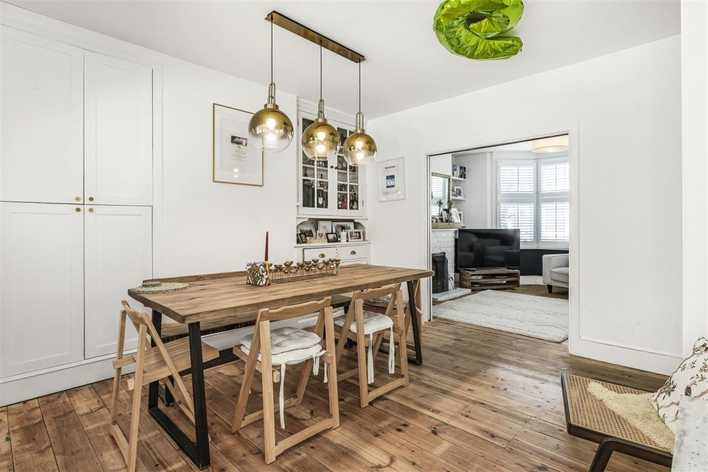 Lyne Crescent, Walthamstow, London, E17