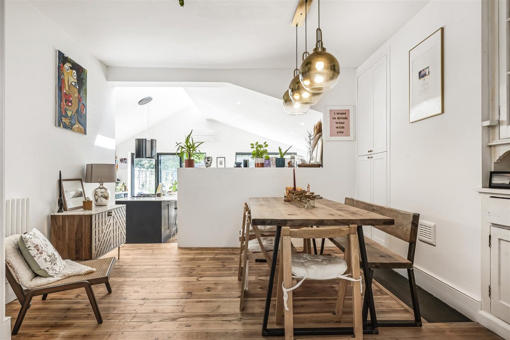 Lyne Crescent, Walthamstow, London, E17