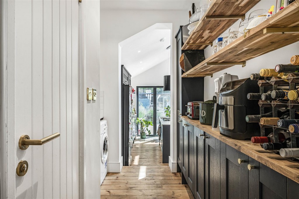 Lyne Crescent, Walthamstow, London, E17