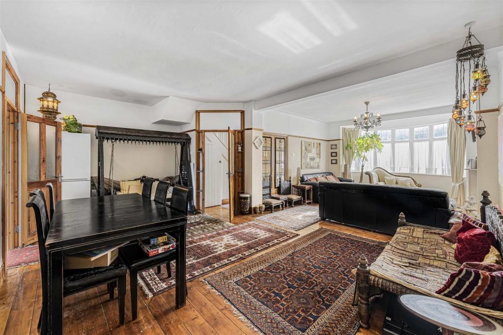 Woodside Park Avenue, Walthamstow, London, E17