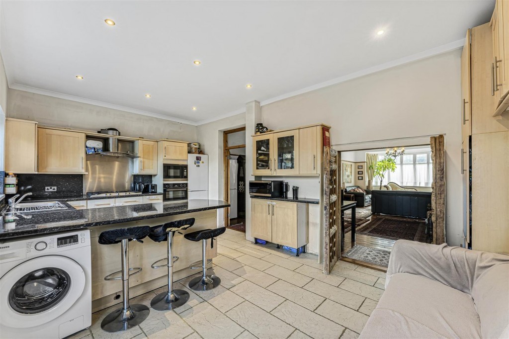 Woodside Park Avenue, Walthamstow, London, E17