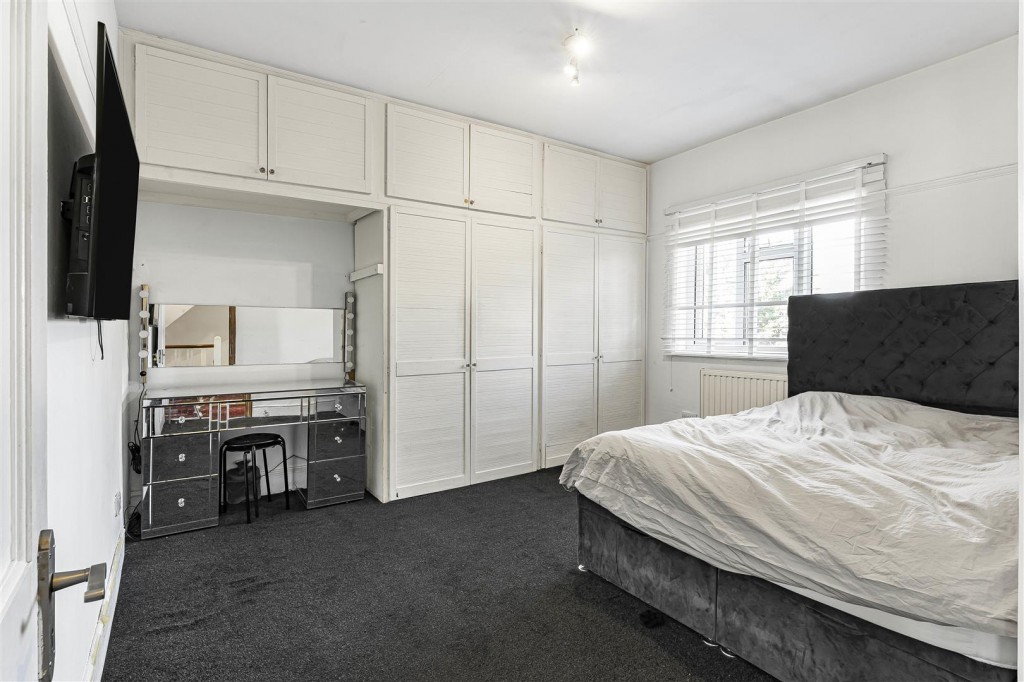 Woodside Park Avenue, Walthamstow, London, E17