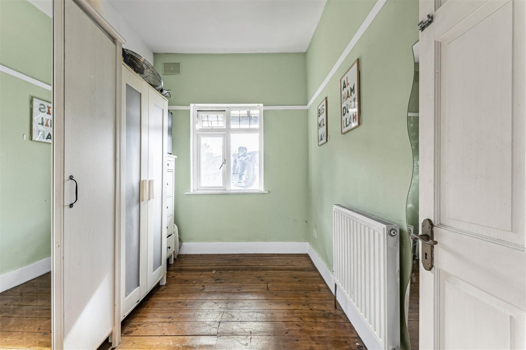 Woodside Park Avenue, Walthamstow, London, E17