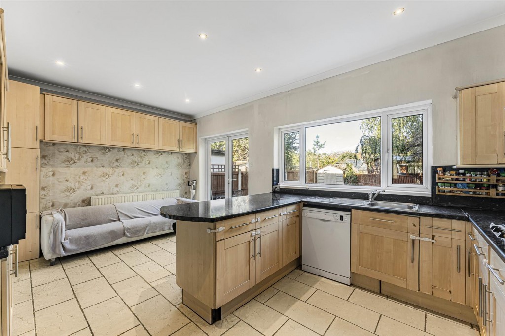 Woodside Park Avenue, Walthamstow, London, E17