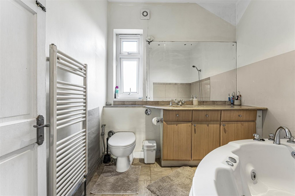 Woodside Park Avenue, Walthamstow, London, E17