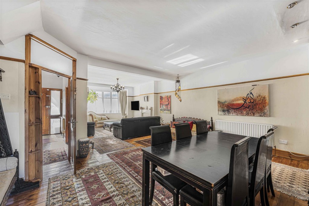 Woodside Park Avenue, Walthamstow, London, E17