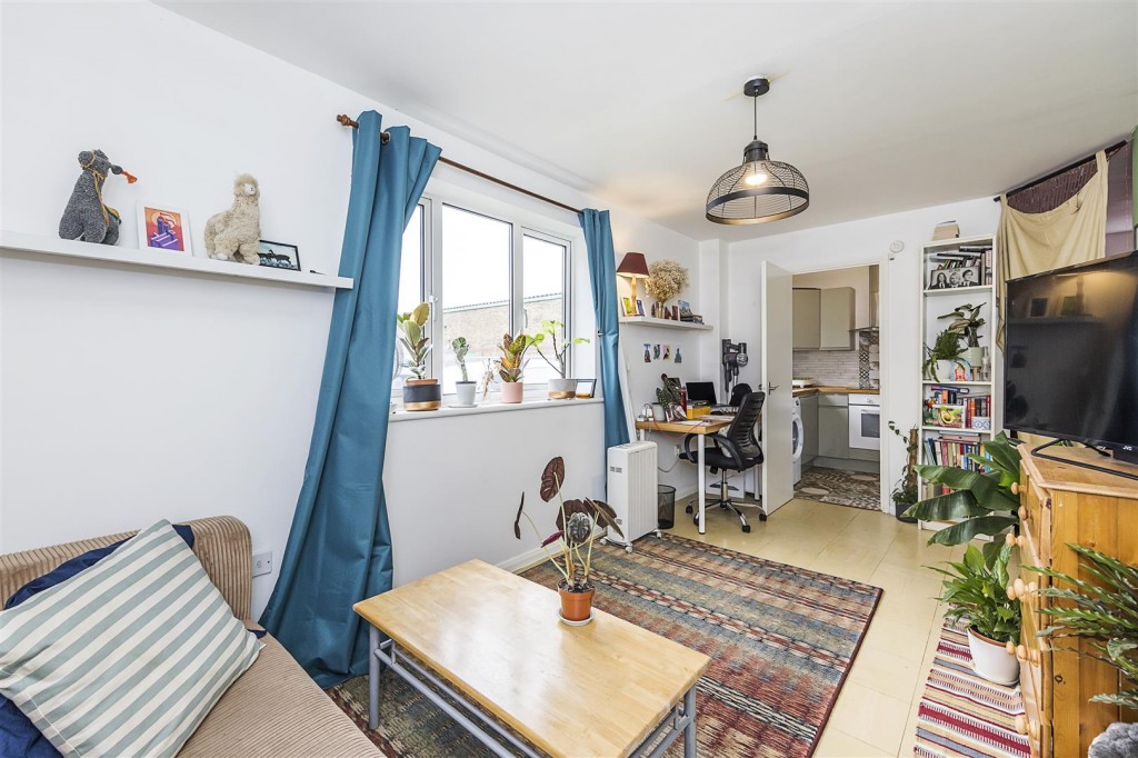 Liden Close, Walthamstow, London, E17