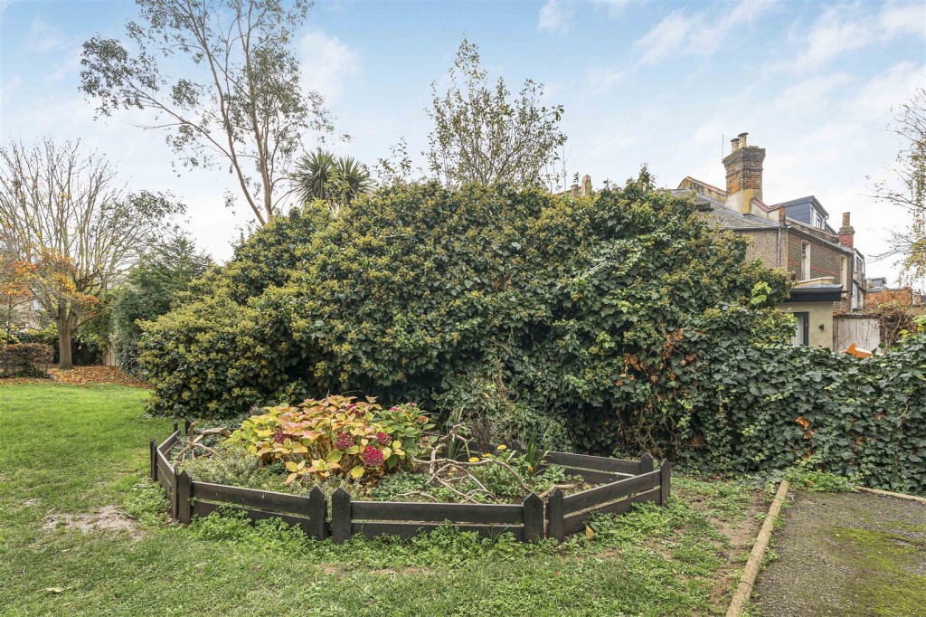 Chamberlain Place, Walthamstow, London, E17