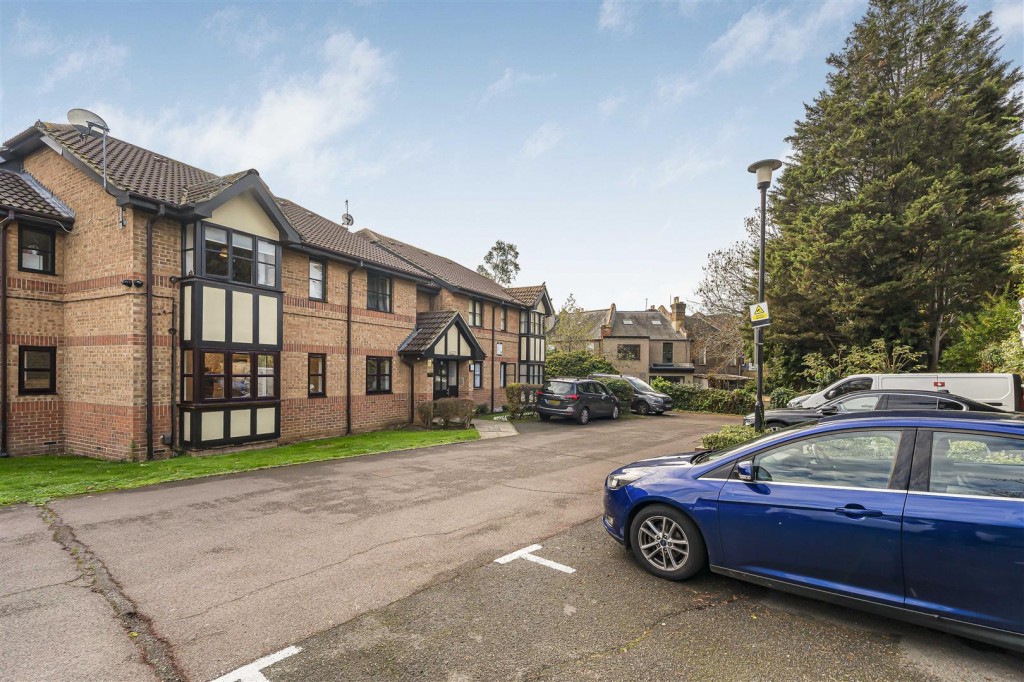 Chamberlain Place, Walthamstow, London, E17