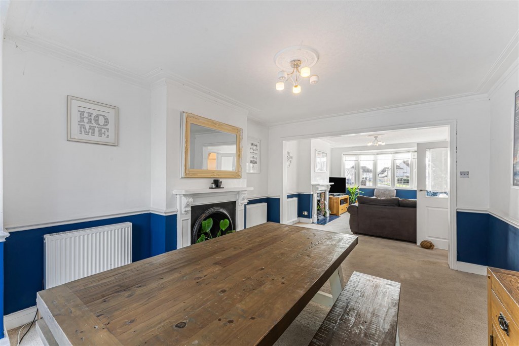 Priory Close, Chingford, London, E4