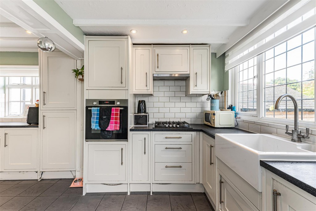 Priory Close, Chingford, London, E4