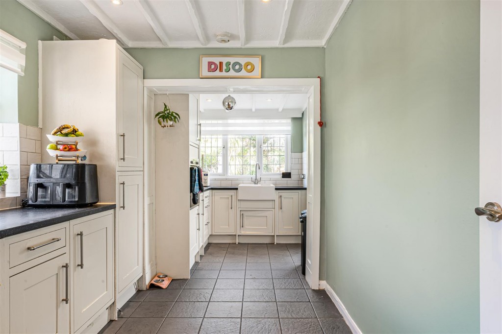 Priory Close, Chingford, London, E4