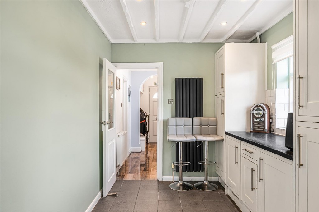 Priory Close, Chingford, London, E4