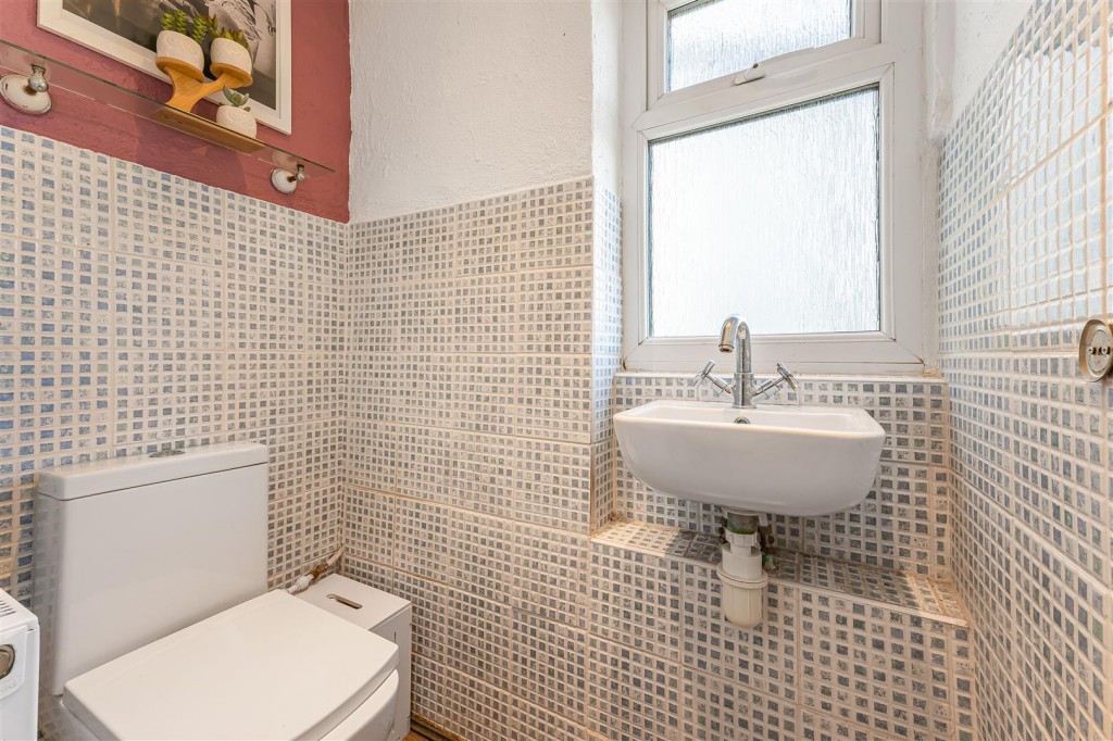 Priory Close, Chingford, London, E4