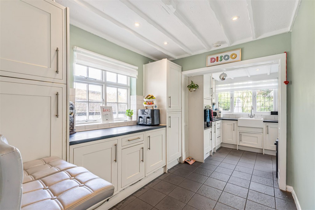 Priory Close, Chingford, London, E4