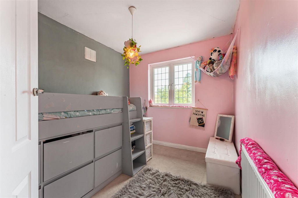 Priory Close, Chingford, London, E4