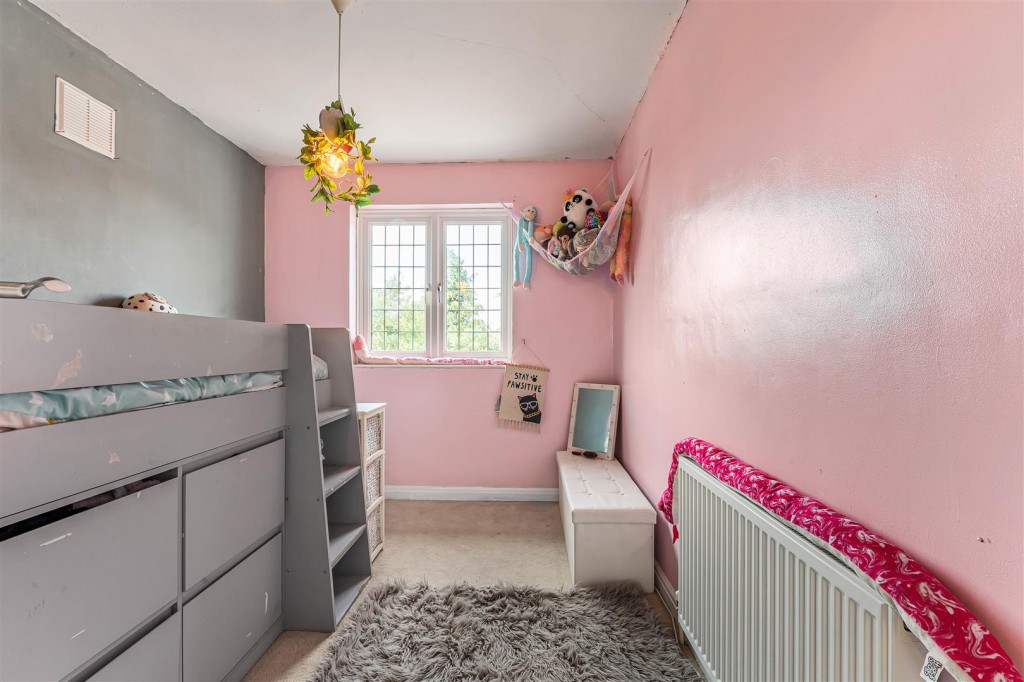 Priory Close, Chingford, London, E4