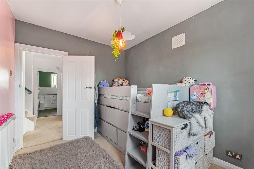 Priory Close, Chingford, London, E4