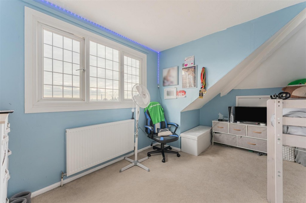 Priory Close, Chingford, London, E4